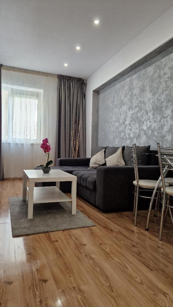 Ferienwohnung Rin Grand Sofmed Bukarest Exterior foto