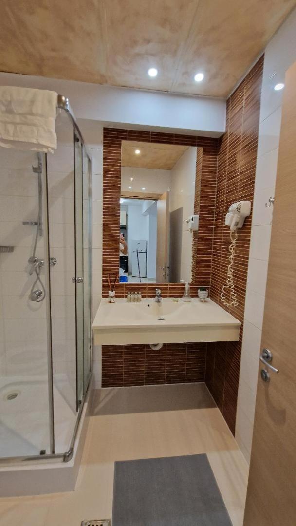 Ferienwohnung Rin Grand Sofmed Bukarest Exterior foto