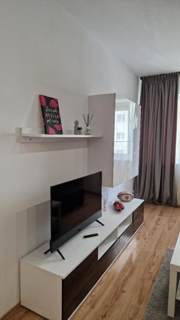Ferienwohnung Rin Grand Sofmed Bukarest Exterior foto
